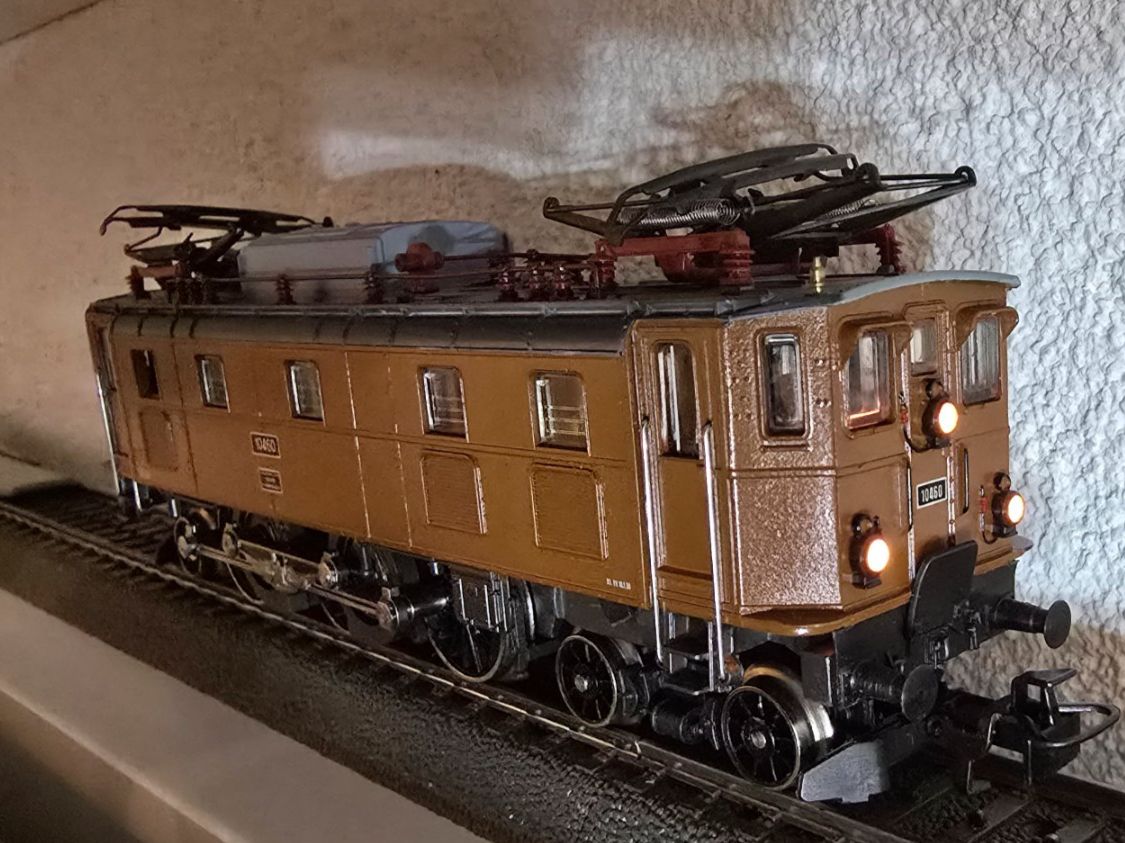 Märklin Modellini di ferrovie: Märklin 3151 Ae 3/6  10460  Digital – Usato da Mauren TG venduto da Defrancesco 7
