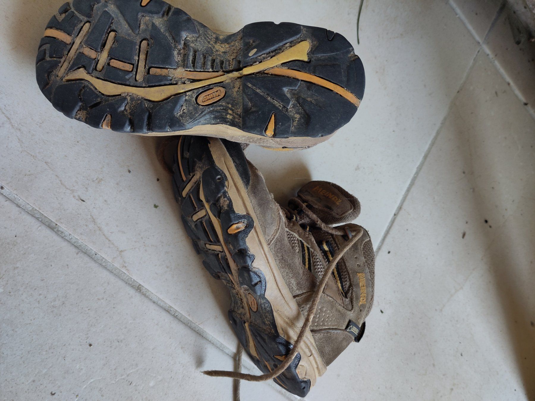 Meindl Scarpe per ragazzi: Meindl Wanderschuhe zum austragen Gr. 29 – Usato da Romont FR venduto da may_x6gf 3