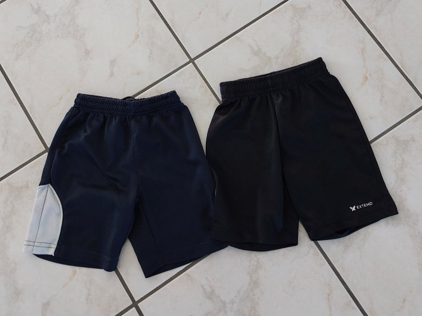 Pantaloni: 2 Turnshorts Gr 116 – Usato da Schmitten venduto da JasiStern