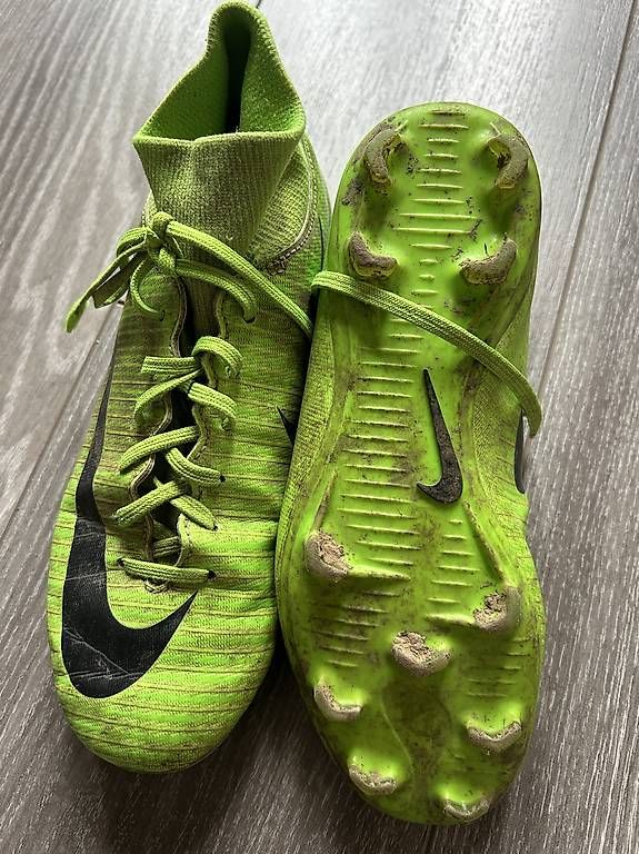 Scarpe da uomo: Fussballschuhe – Usato da Oberflachs venduto da zoe_st77 2