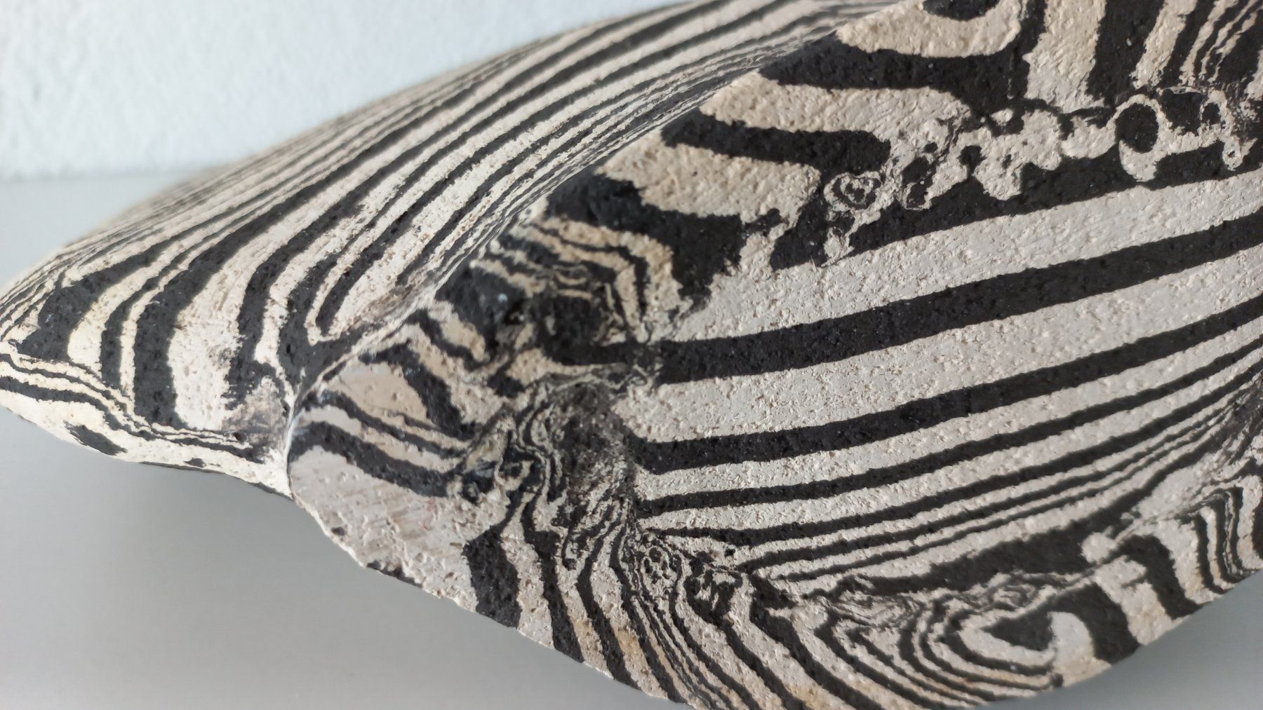 Vasen & Gefässe: Nerikomi Zebra Vase Fizzy Ceramics – Gebraucht aus Bévilard von Orscha 6