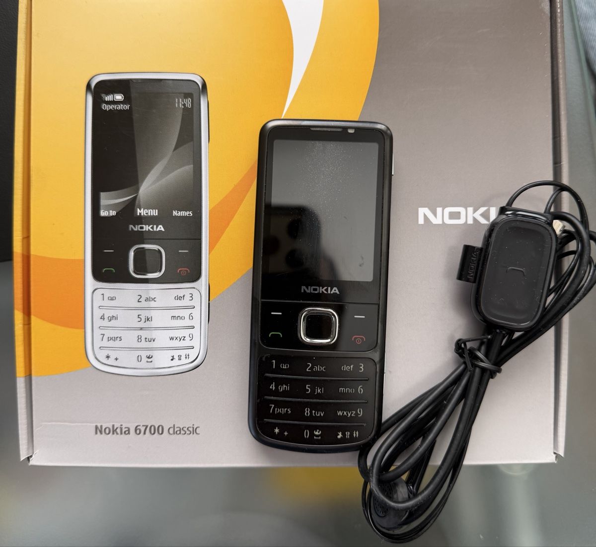 Nokia Telefoni cellulari / Smartphones: Nokia Handy 6700 mit Ladekabel – Usato da Würenlingen venduto da Sarasota03