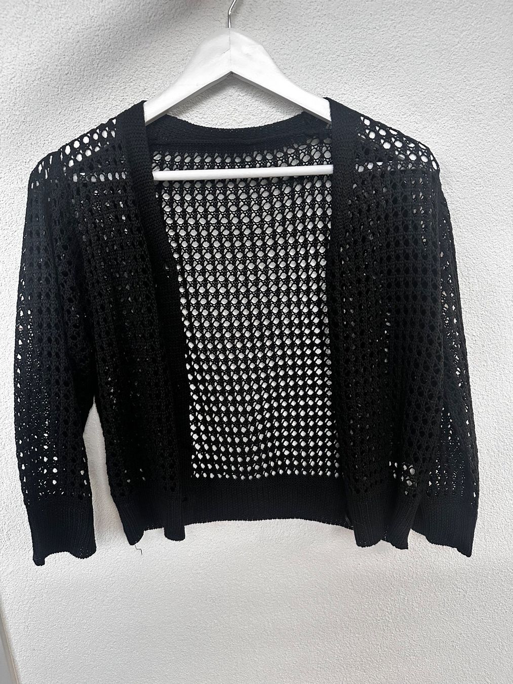 Jacken: SCHWARZER STRICK-CARDIGAN – Neu (gemäss Beschreibung) aus Haldenstein von enie123