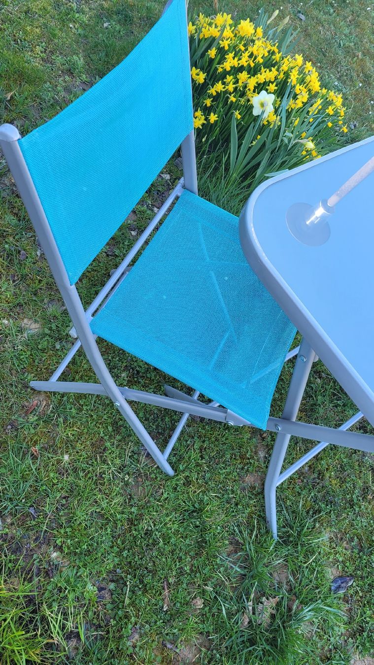 Tischset: Gartenset Tisch mit 2 Stühlen, klappbar – Gebraucht aus Horgenberg von Klatschmohnmaria 2