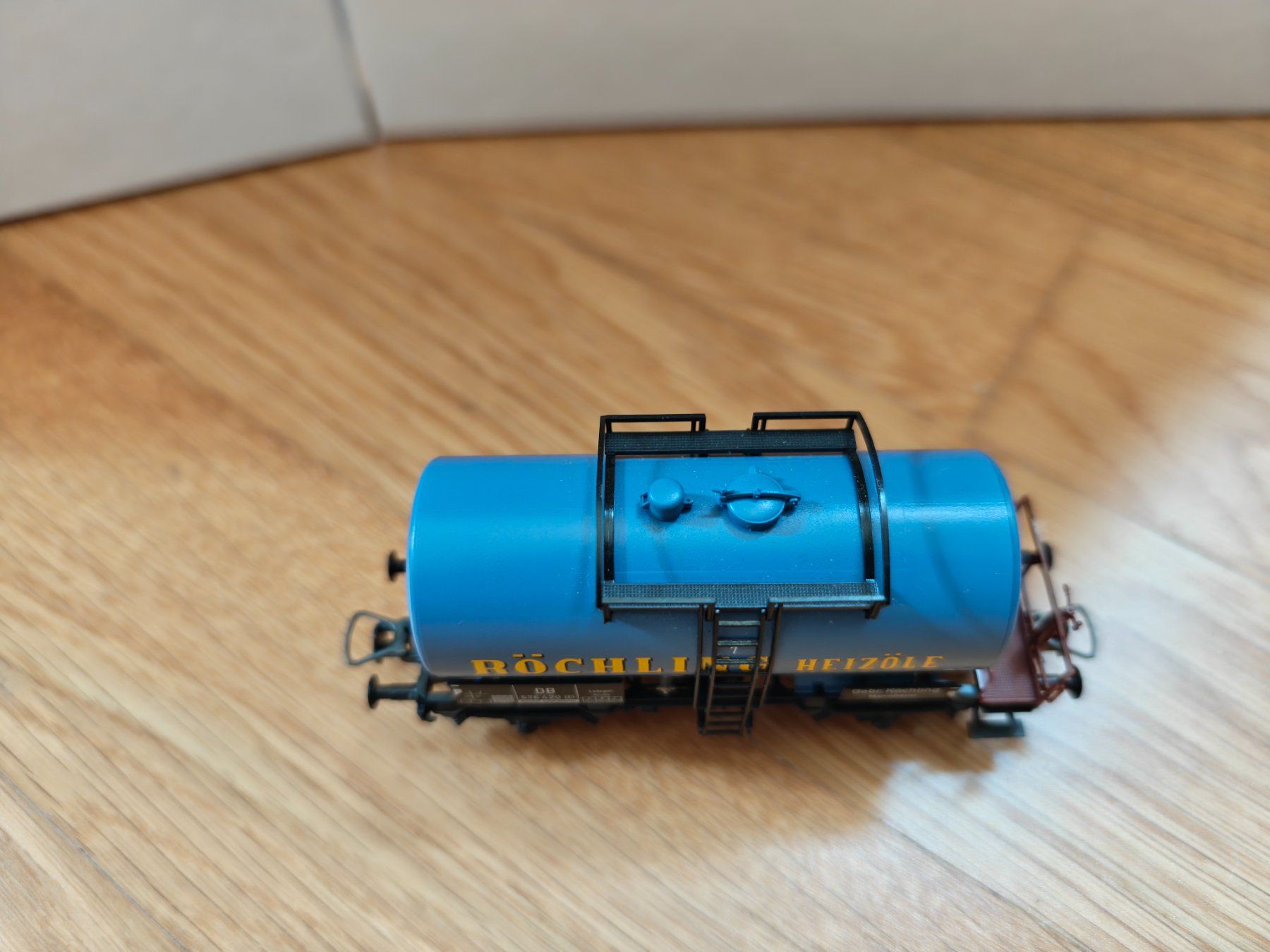 Fleischmann Modelleisenbahnen: Kesselwagen Röchling Heizöle DB – Gebraucht aus Bern von JGBahn 3