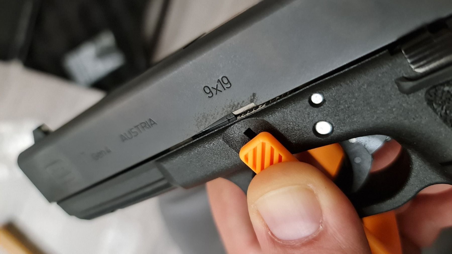 Glock Tiro a segno: GLOCK 17 Demontage Pistole Fieldstrip – Nuovo (secondo la descrizione) da Effretikon venduto da easyjones 1