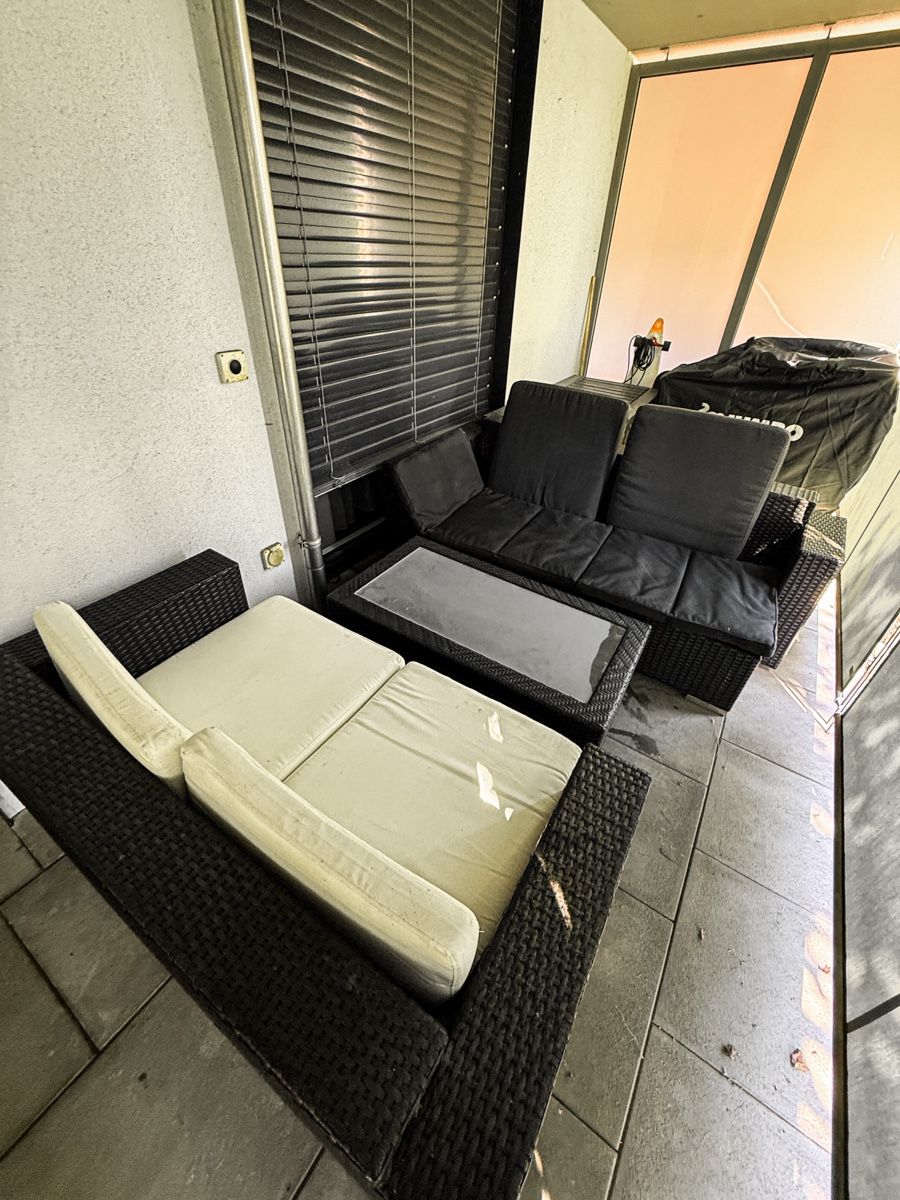 Divani: Rattan Lounge mit Polster und Tisch – Usato da Wetzikon ZH venduto da Danno13
