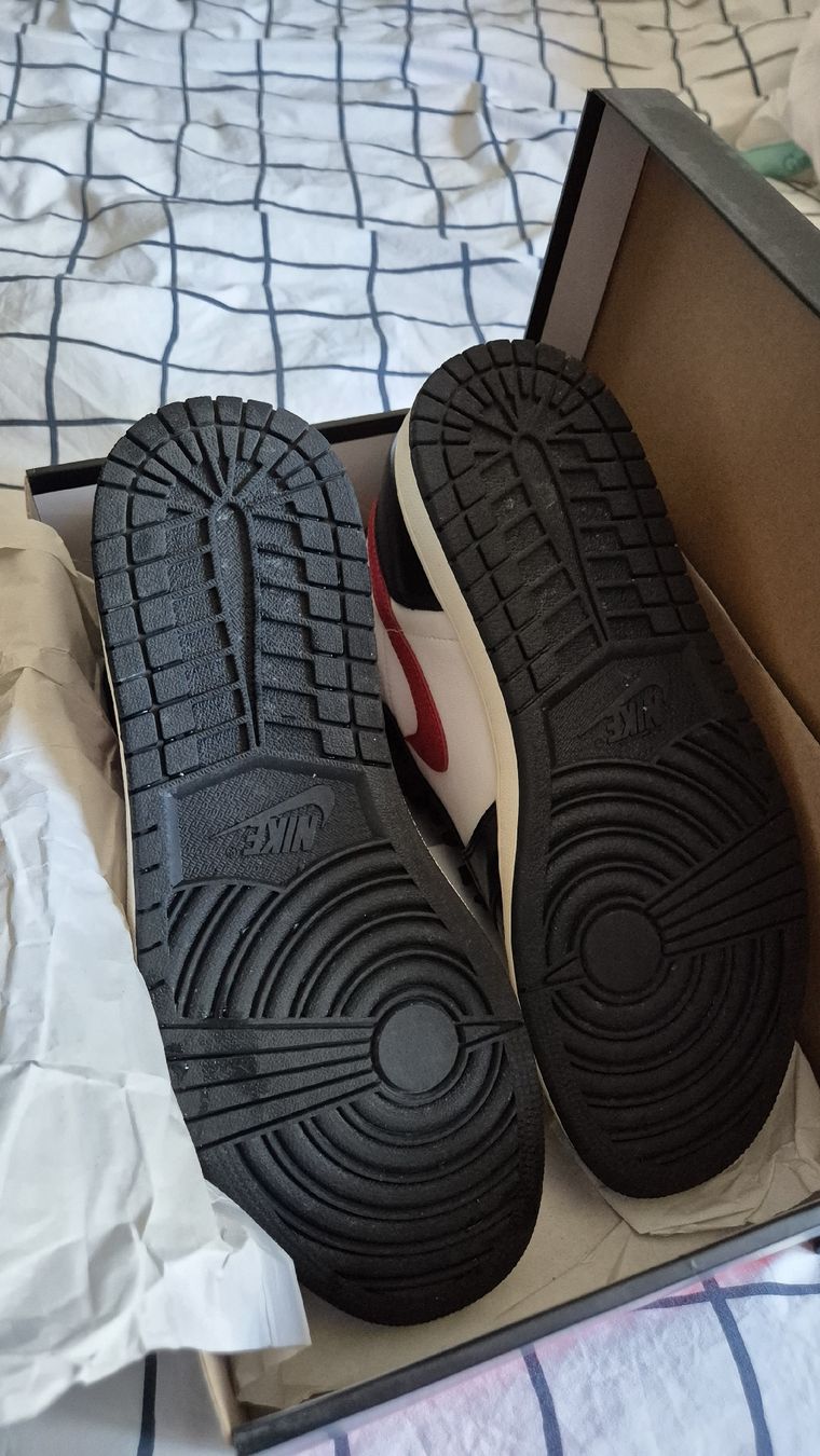 Jordan Scarpe da uomo: Jordan 1 Retro High Black Gym Red – Usato da Corcelles-Payerne venduto da craveiro_in4k 6