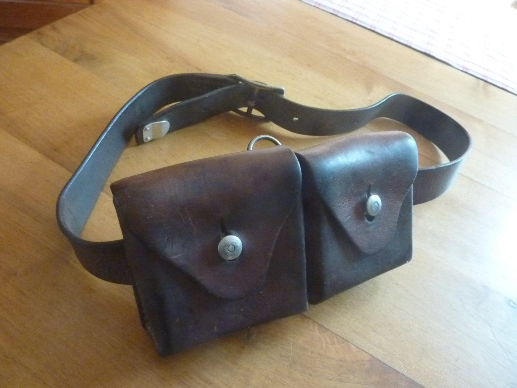 Schweizer Armee Taschen: Schweizer Militär: Munitionstasche mit Ceinturon, 1941 – Gebraucht aus pratteln von dyonis01
