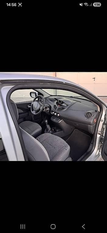 Autos: Renault Twingo  – D'occasion à Ste-Croix par abo_gww7 2