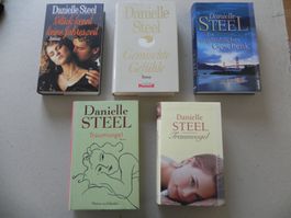 5  Gebundene Bücher von Autorin Danielle Steel 1984 -2011