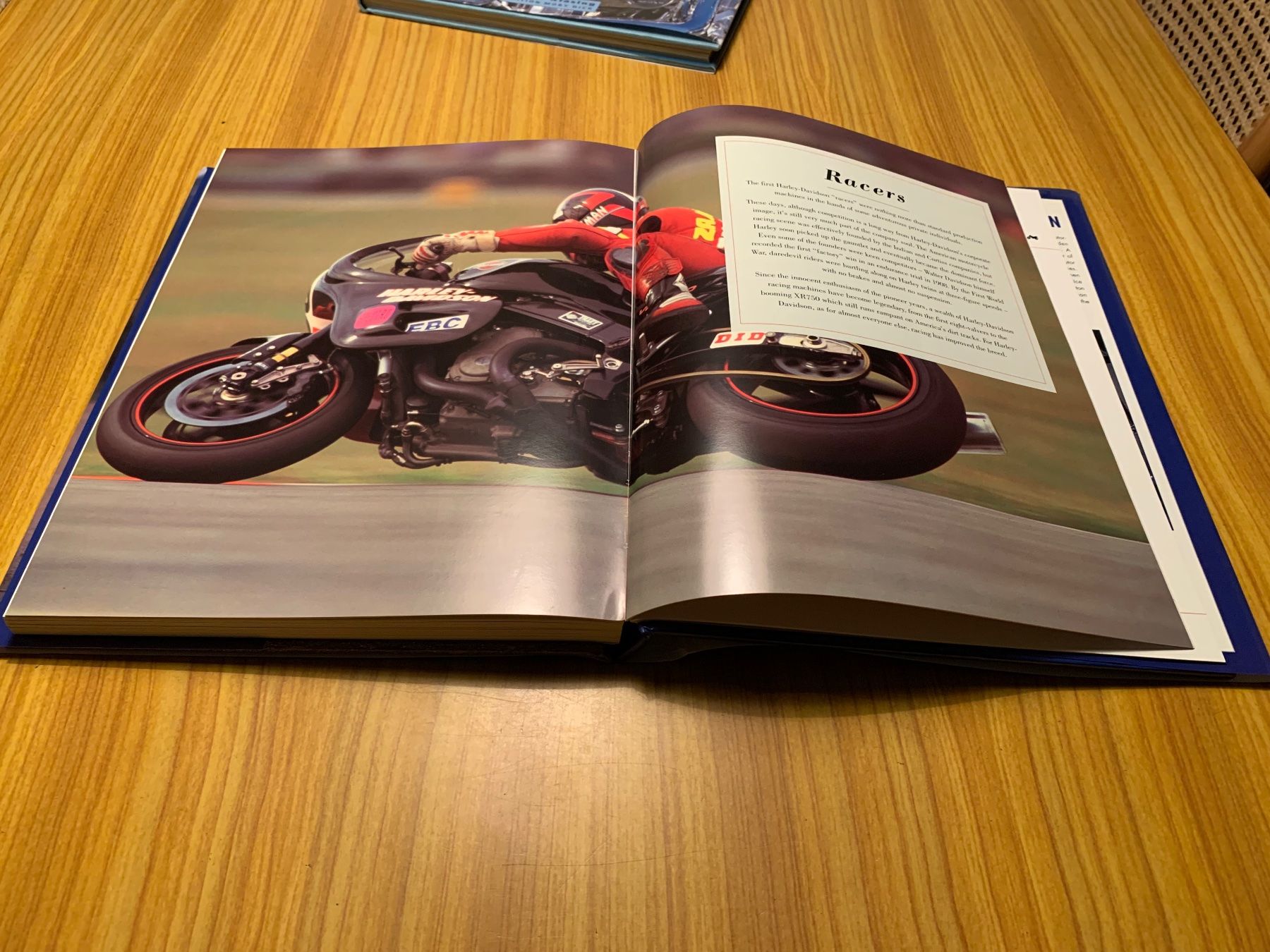 Libri: Harley Davidson Harley Custom Bücher Ultimate Harley Dina – Usato da Steffisburg venduto da smocky17 9