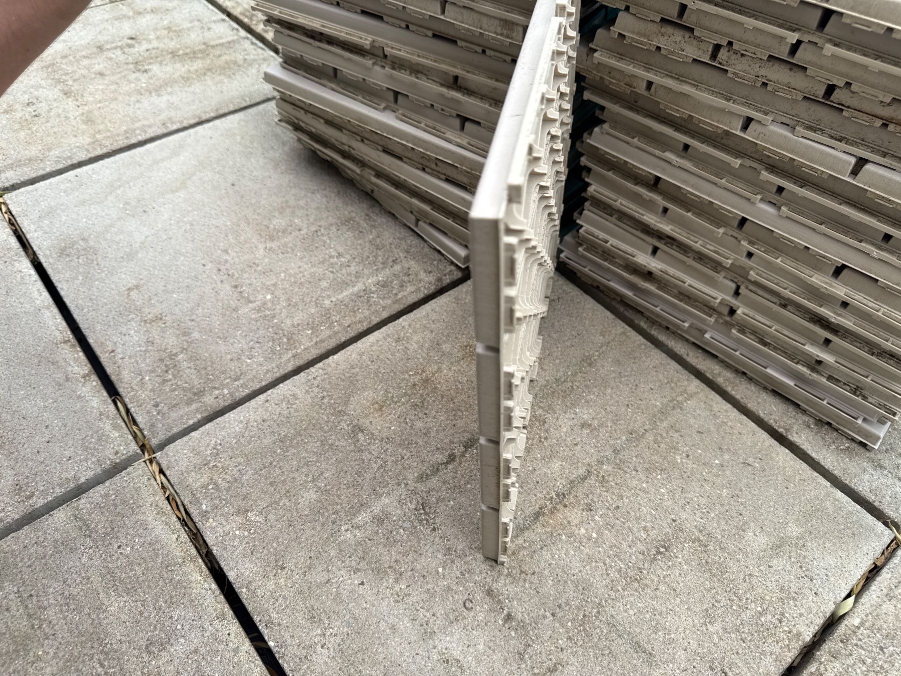 Ikea Revêtements de sol: Bodenplatten Klick System hellgrau ca. 60 Stk gebraucht – D'occasion à Basel par Maulwurf4 2