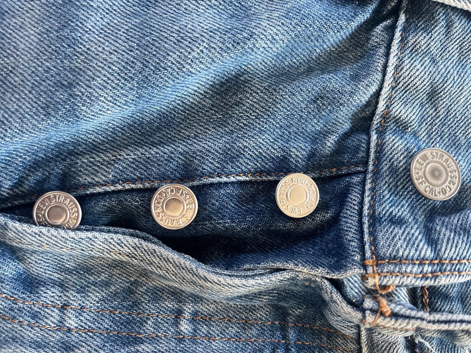 Levi's Jeans: Levi's Jeans Shorts Damen – Gebraucht aus Laupen BE von lee_ym6v 6