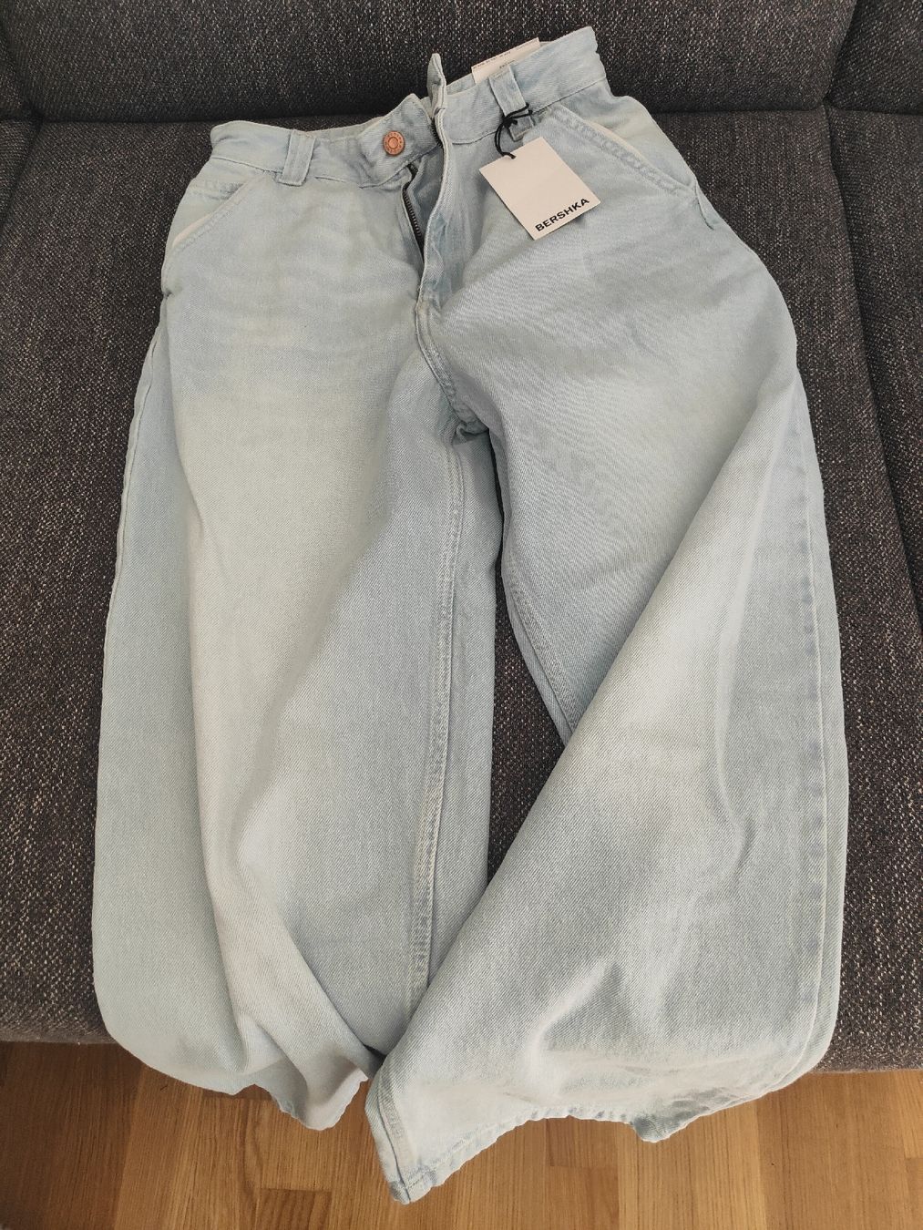 Bershka Jeans: Jeans Bershka, Original – Nuovo e nell'imballaggio originale da Muttenz venduto da NMtn.