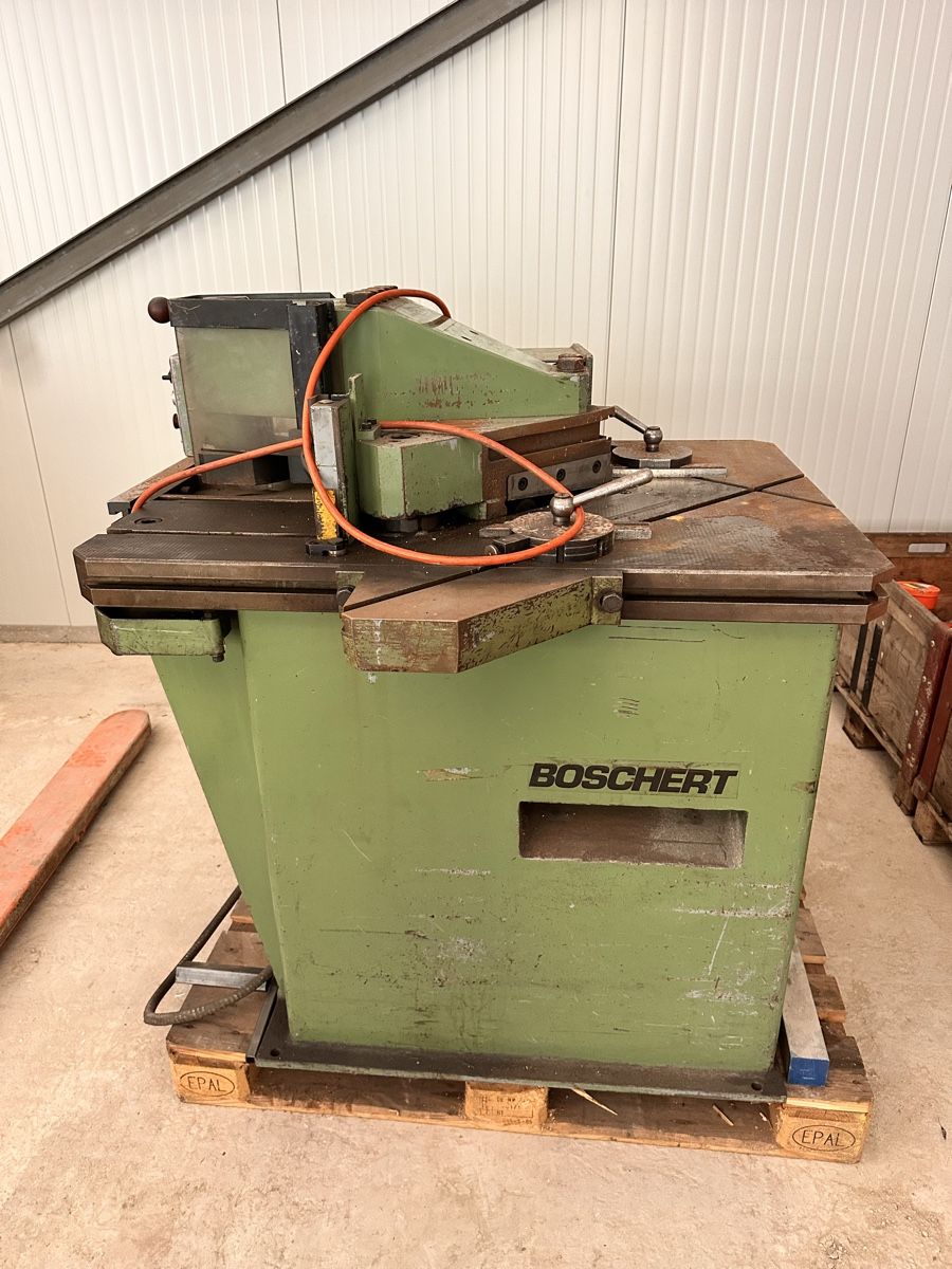 Tutte le macchine: Boschert Ausklinkmaschine Lb 15 – Usato da lyssach venduto da brax2019
