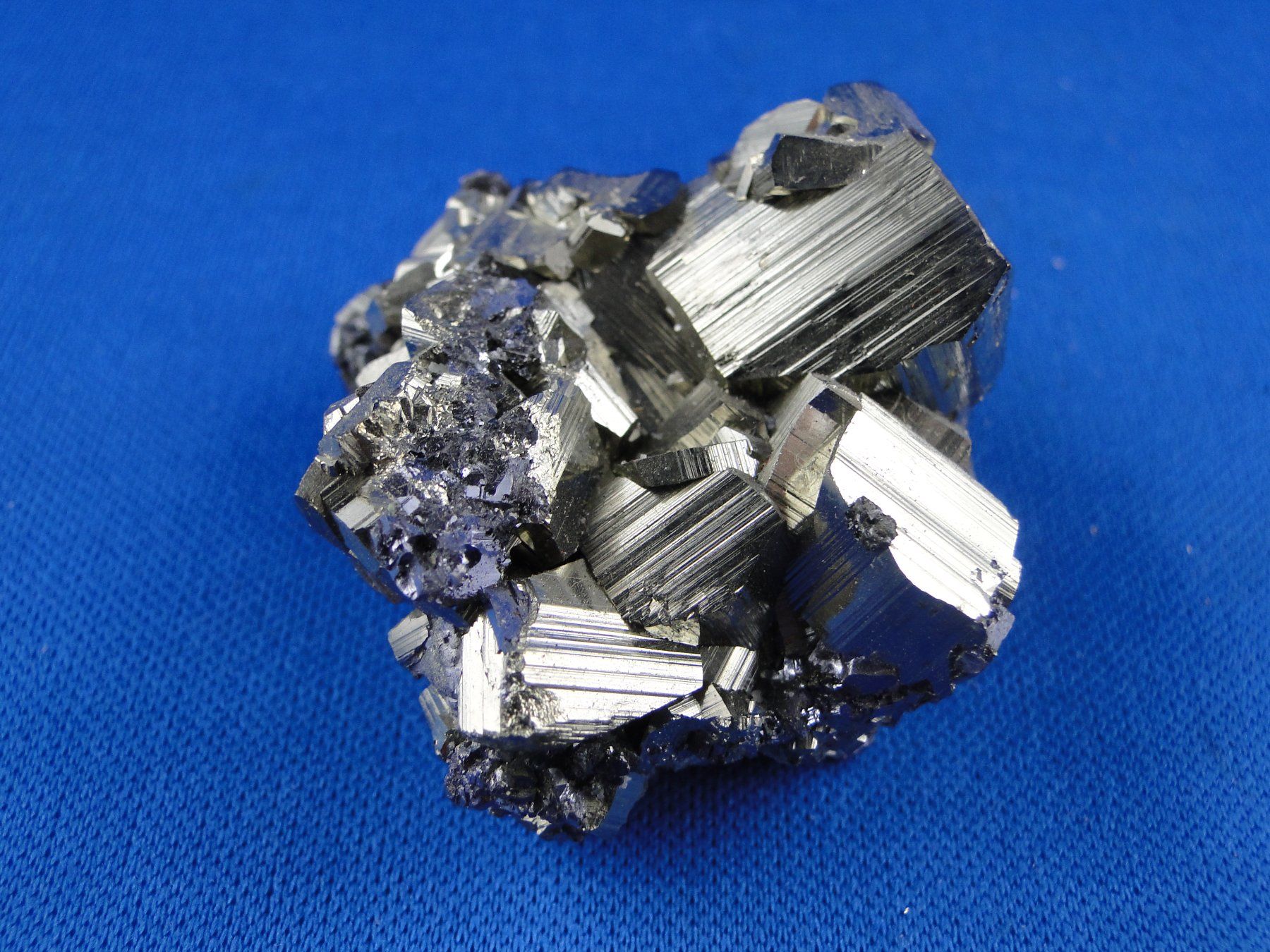 Minerali & Pietre curative: Pyrit-Schwimmer – Usato da Schinznach Bad venduto da Demerald 3