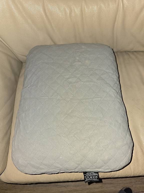 Cocoon Cuscini: Cocoon Travel Pillow medium – Usato da Milken venduto da Swissarmyknife89 4