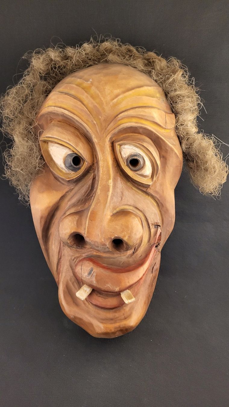 Altro in Antiquarato & Arte: Handgearbeitete Holzmaske Wallis??? – Usato da Basel venduto da spinne02 1