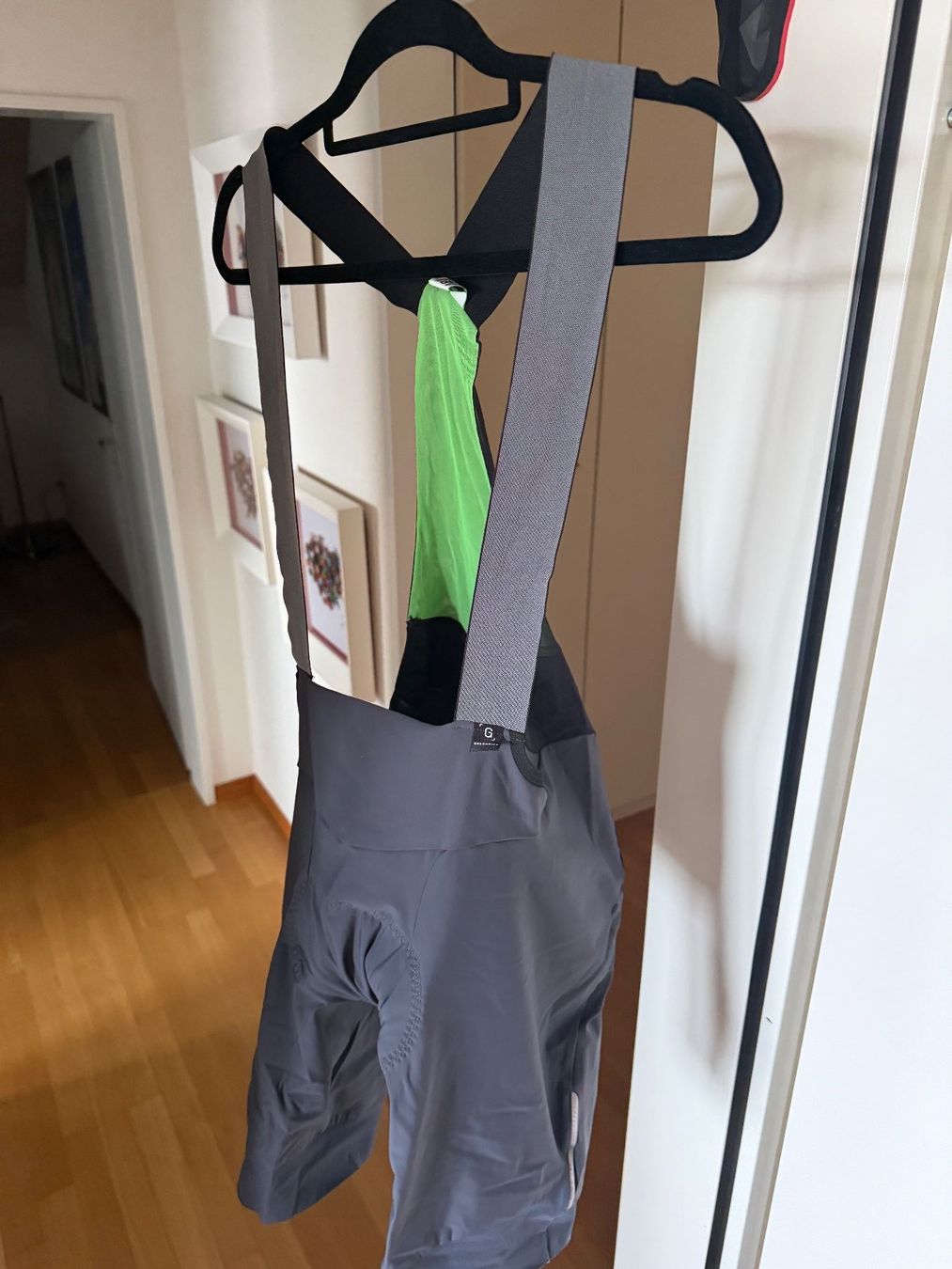Pantalons: Q36.5 Gregarius Pro Bib Short Grey Men. XL – D'occasion à Küsnacht ZH par gma_67jc