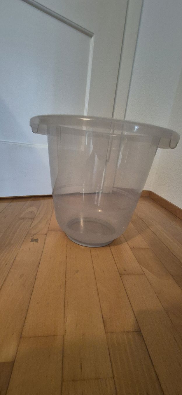 Badewannen: Baby Bade Eimer / Kübel – Gebraucht aus Zürich von PacoBernales