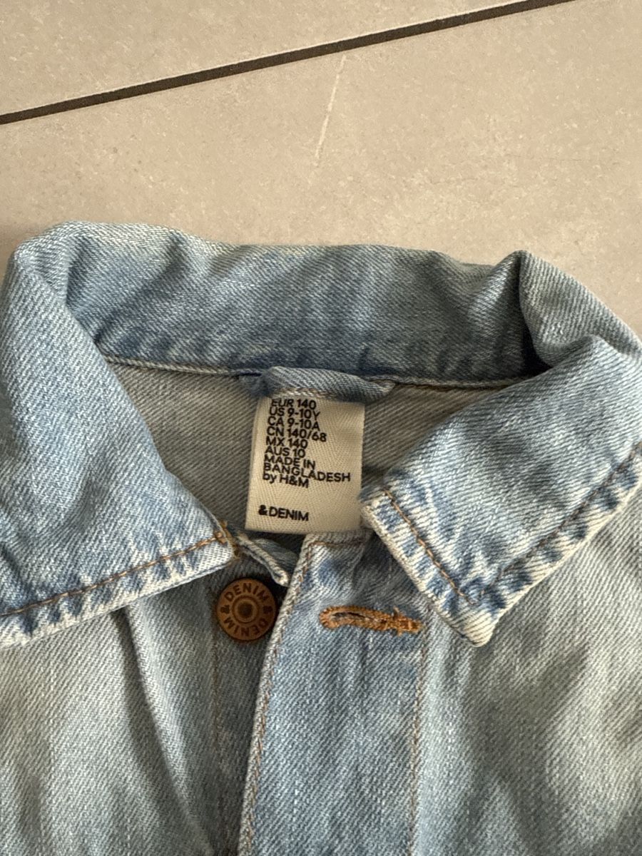 H&M Jacken & Mäntel: H&M Denim Jacket, size 140, stylish, perfect for Fall – Gebraucht aus Frauenfeld von eun_275d 1