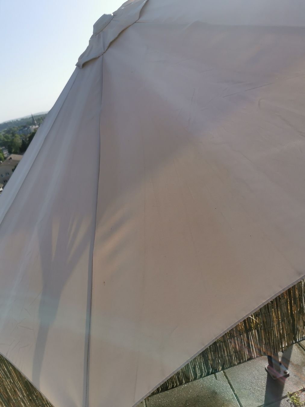 Parasols: Grosser Sonnenschirm für Garten oder Balkon – D'occasion à Wetzikon ZH par Tothart 7