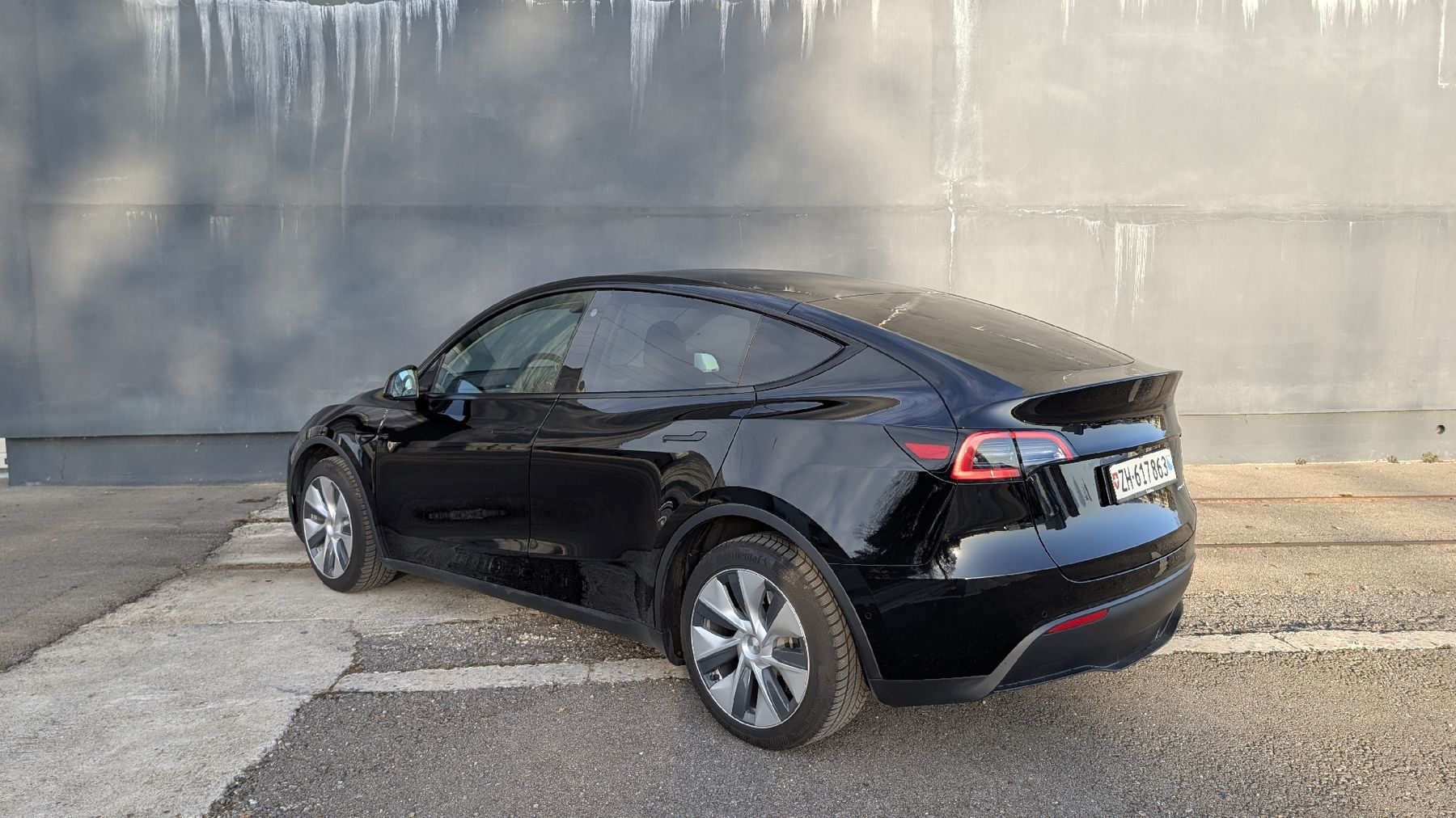 Tesla Automobili: Tesla Model Y Long Range Miete: 1 Monat – Usato da Uerzlikon venduto da EV-Adventure 1