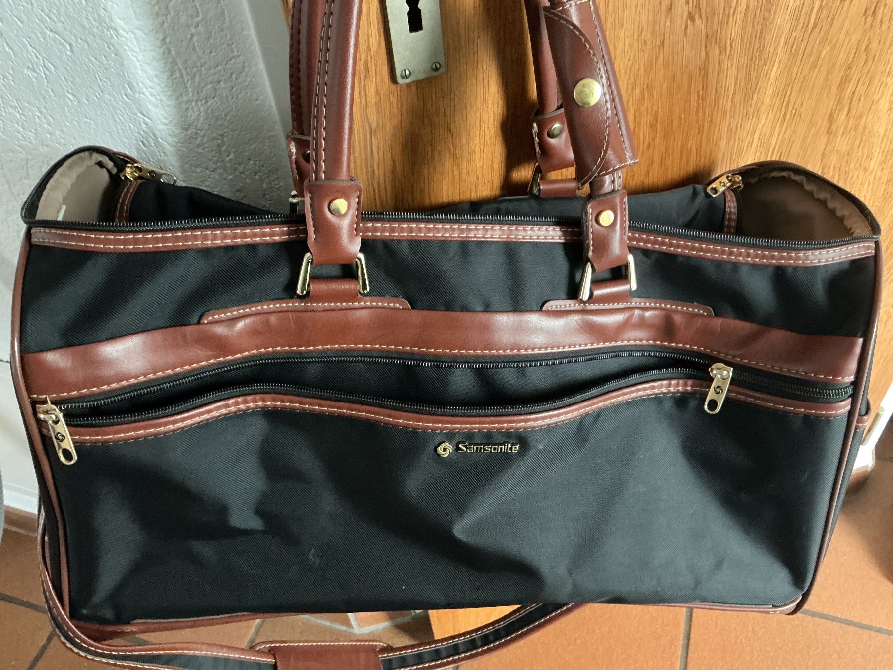 Samsonite Taschen: Samsonite Reisetasche schwarz braun – Gebraucht aus Wettingen von Andres54 1