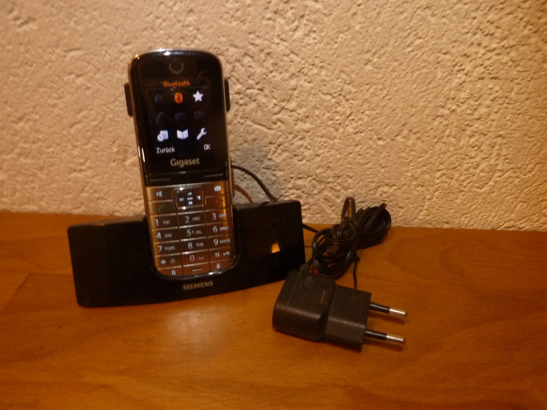 Gigaset Telefoni: Gigaset SL400 Dect-Schnurlostelefon Bluetooth – Usato da Hochfelden venduto da swissice