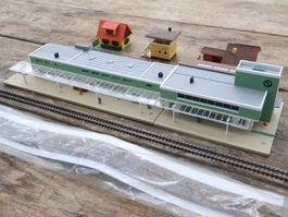Vollmer grosser Bahnhof 7500 & weiteres - Gebäude Set Spur N