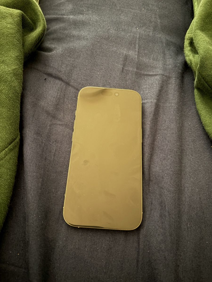 Apple Telefoni cellulari / Smartphones: Apple iPhone 16 pro max(in good condition) – Usato da Hünenberg venduto da sus_nc5s 1