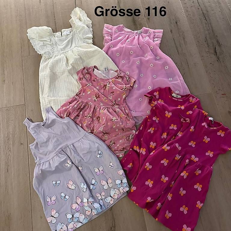 Lotti & Set di vestiti: Mädchenkleider/ Kinderkleider 104 / 110 – Usato da Uzwil venduto da tigi6 3