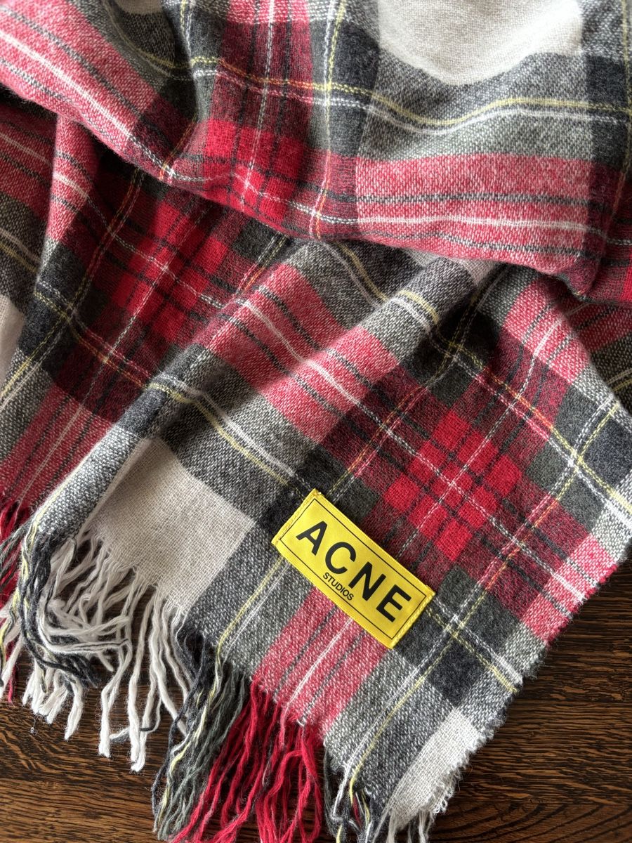 Acne Studios Foulards & écharpes: ACNE STUDIOS Schal  – D'occasion à Tägerwilen par limolimo 5