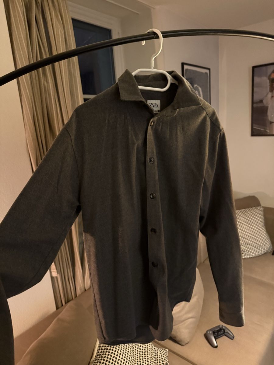 Zara Chemises: Zara Grey Button-down / Overshirt – Neuf (Voir description) à Zürich par sunnykickz 2