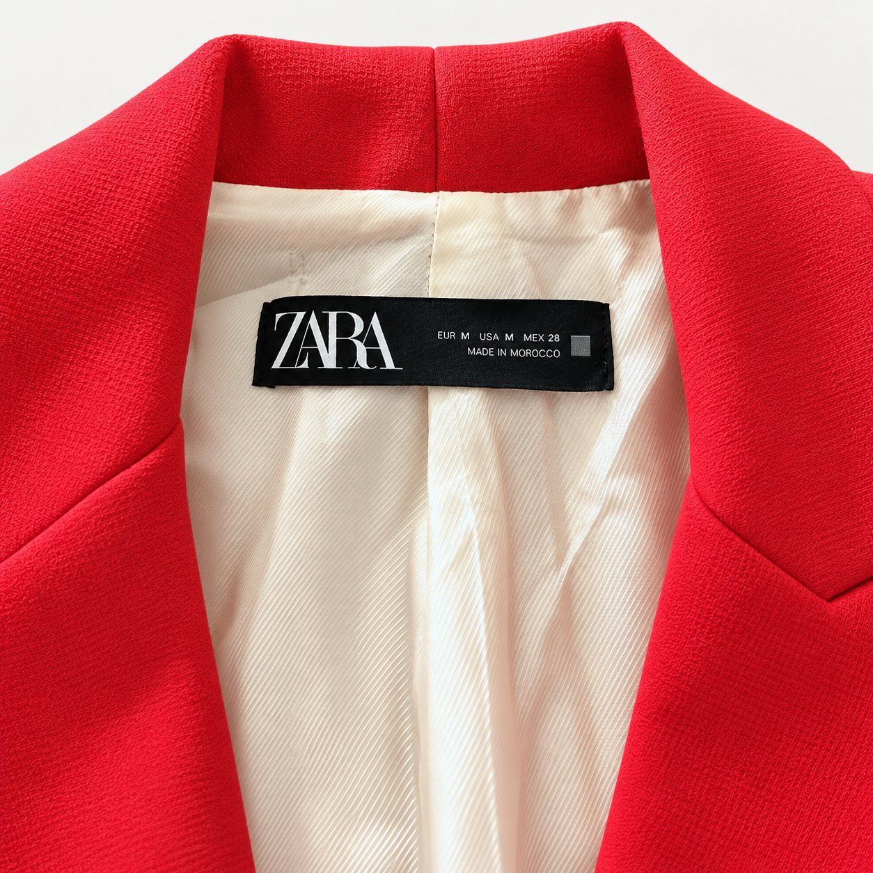 Zara Vestes: Zara red double-breasted blazer size M – D'occasion à Düdingen par its_sjd2 1