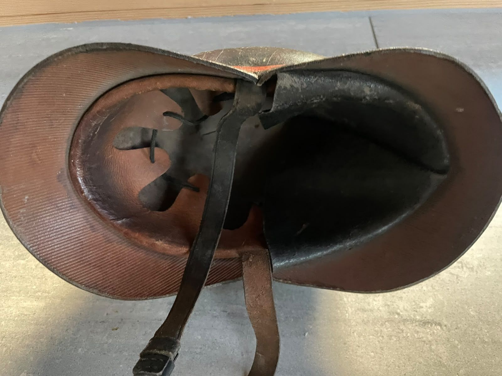 Schweizer Armee Pompieri: Feuerwehrhelm  – Usato da Oppligen venduto da can_rf8g 1