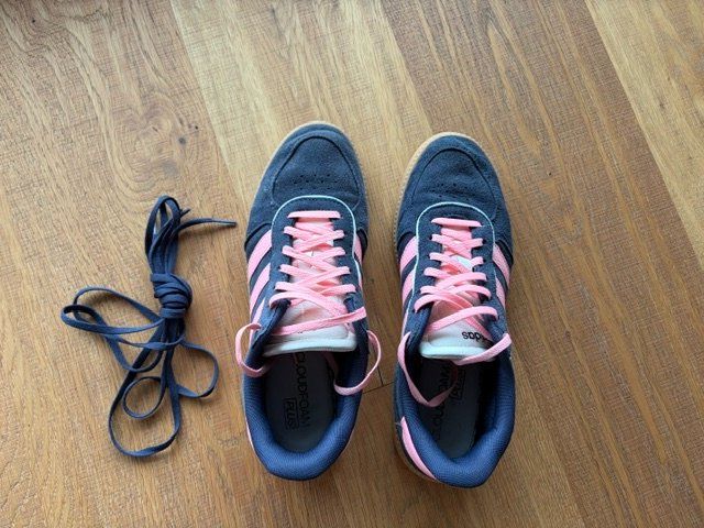 Adidas Chaussures hommes: Adidas Sneaker Grösse 41 – D'occasion à Krattigen par Smudo66