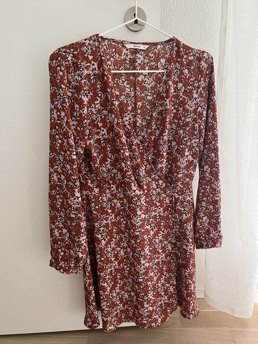 Only Kleider: Sommerkleid Only Gr. 34 – Gebraucht aus Stein am Rhein von Selomelo.