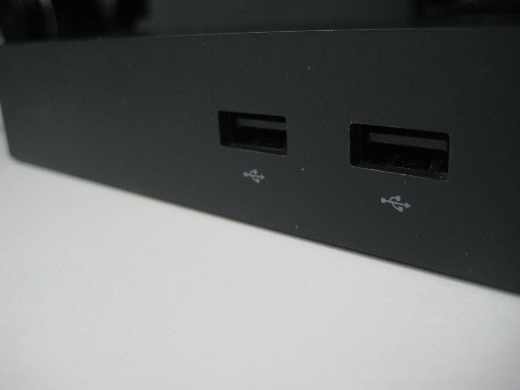 Microsoft Dockingstation: Microsoft Surface Dock 1661 (Dockingstation) – Gebraucht aus Jona von Downsmoger 1