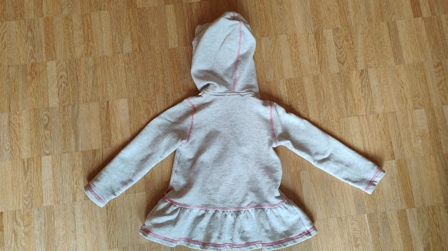 Pullover & Sweatshirts: Wunderschöner KapuzenPullover mit Stickerei,...  (Gr. 98) – Neu (gemäss Beschreibung) aus Wädenswil von adelimmat 4