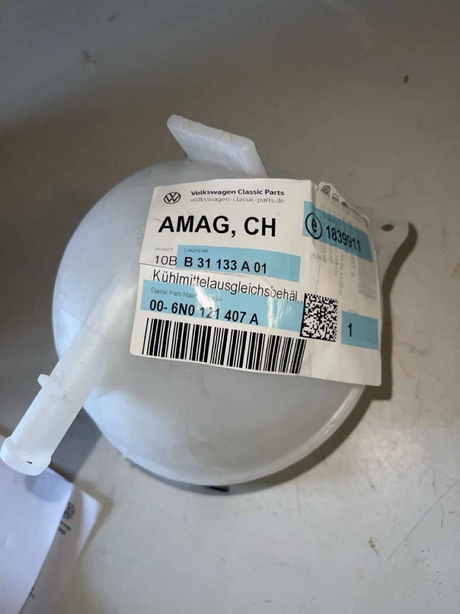 Volkswagen Tutti pezzi di ricambio auto: VW Polo Wasser Expansion Behälter – Nuovo e nell'imballaggio originale da Winterberg ZH venduto da Chnoblibrot