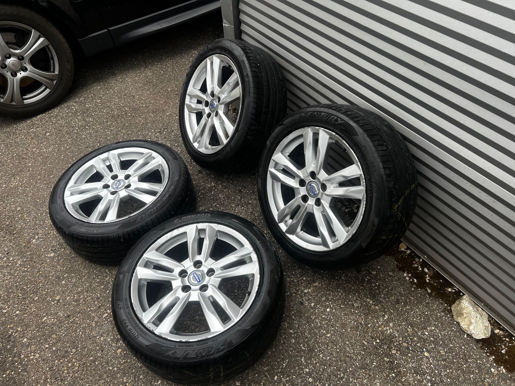 Volvo Pneumatici & Ruote complete: Volvo Räder – Usato da Riedholz venduto da Riedholz-Garage 2
