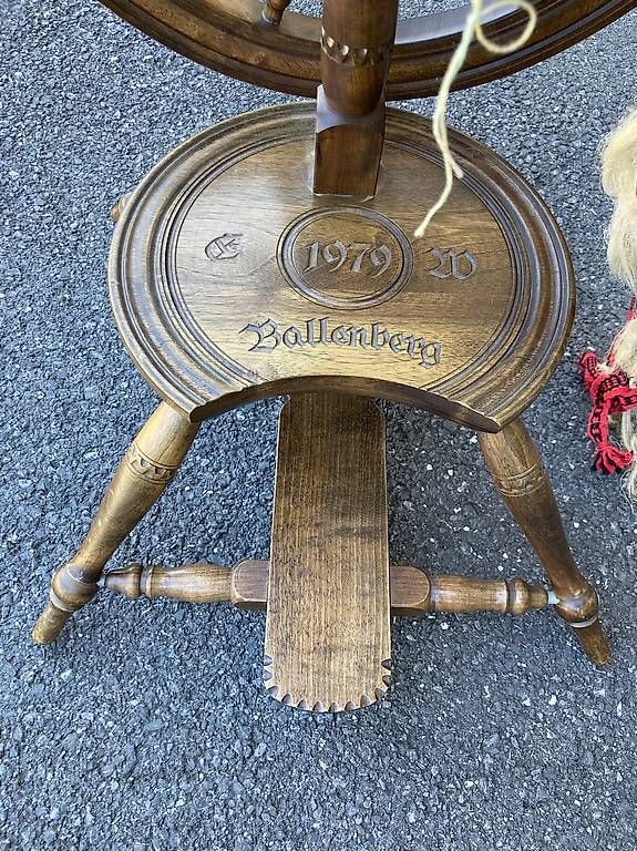 Ruote per filare: Original Ballenberger Spinnrad – Usato da Kallnach venduto da _sylvie_