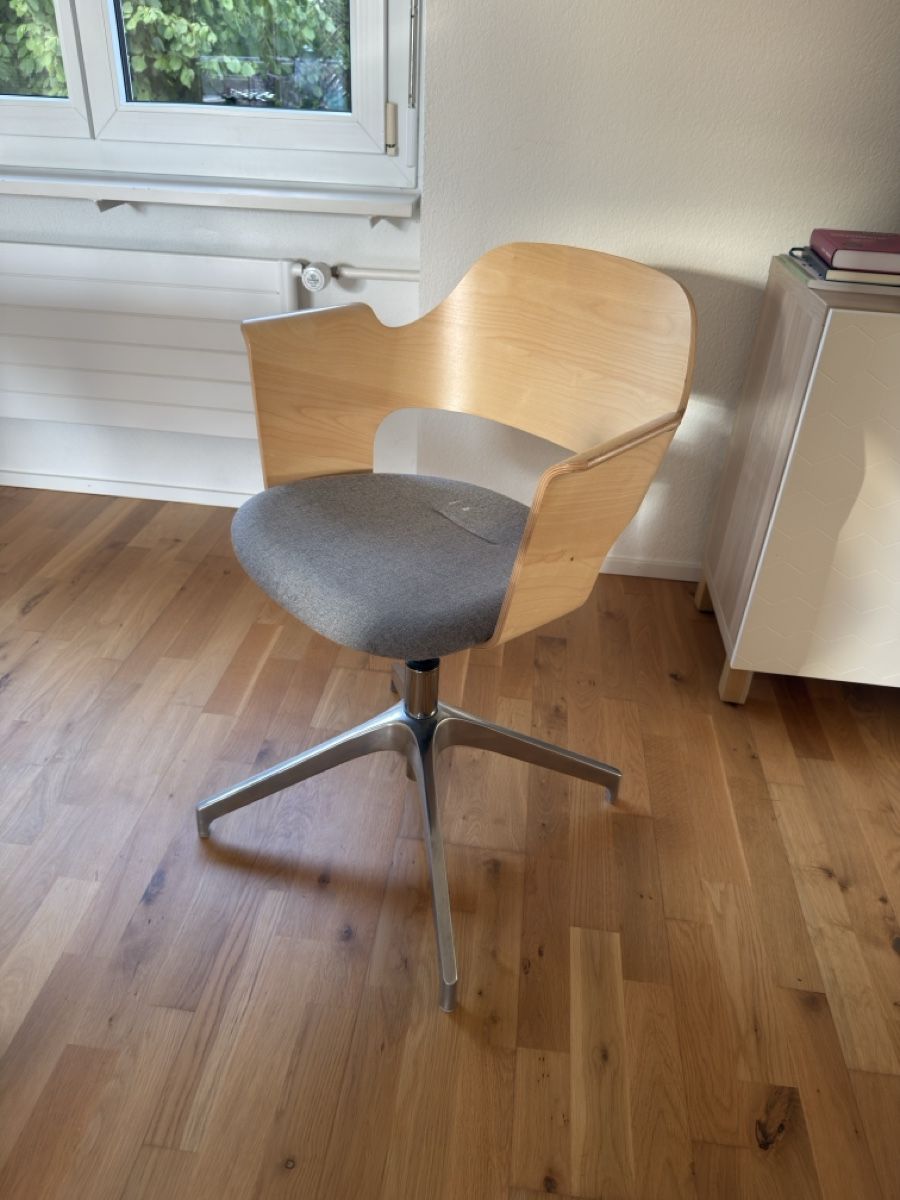 Ikea Chaises: FJÄLLBERGET Büro stuhl – D'occasion à Rapperswil SG par MelanieMelone 1