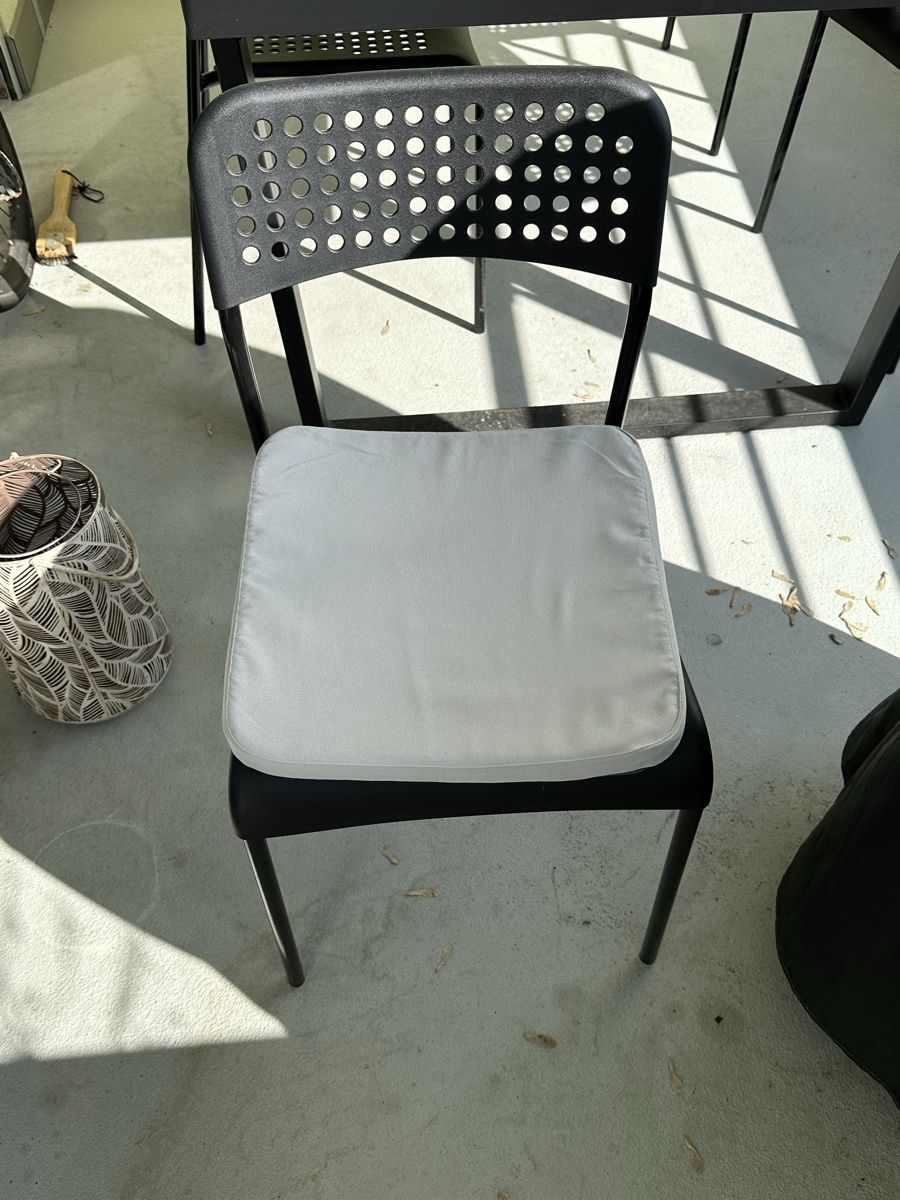 Ikea Set di tavolo e panche: Gartentisch + 4 Gartenstühle mit Sitzkissen – Nuovo (secondo la descrizione) da Küssnacht am Rigi venduto da jon_2x9w 1