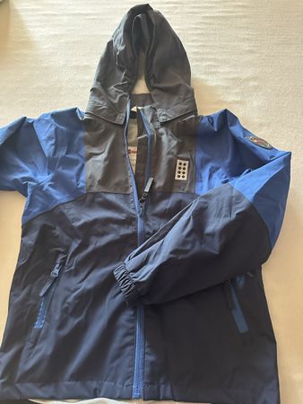 Neue Kinderjacke LEGO Tec Grösse 128 blau/grau 