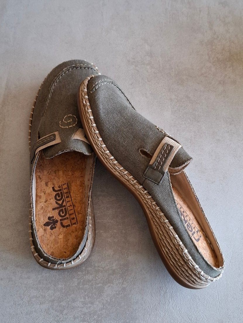 Rieker Chaussures femmes: Rieker Halbschuhe Damen Clogs oliv Grösse 40 – Neuf (Voir description) à Biel/Bienne par Kokos4 1