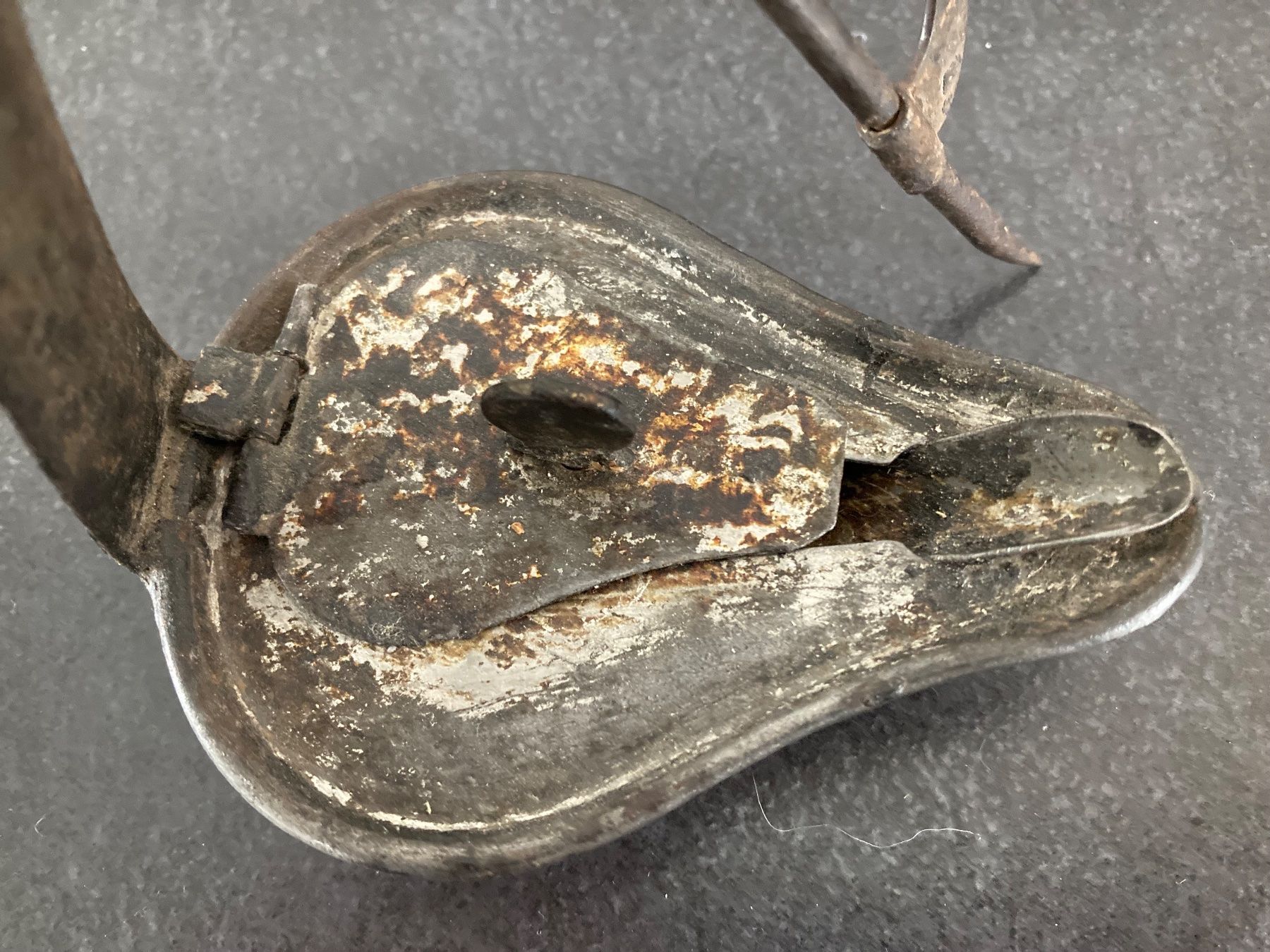 Lampade: Ancienne lampe à huile – Usato da Aumont venduto da del_f2k9 1