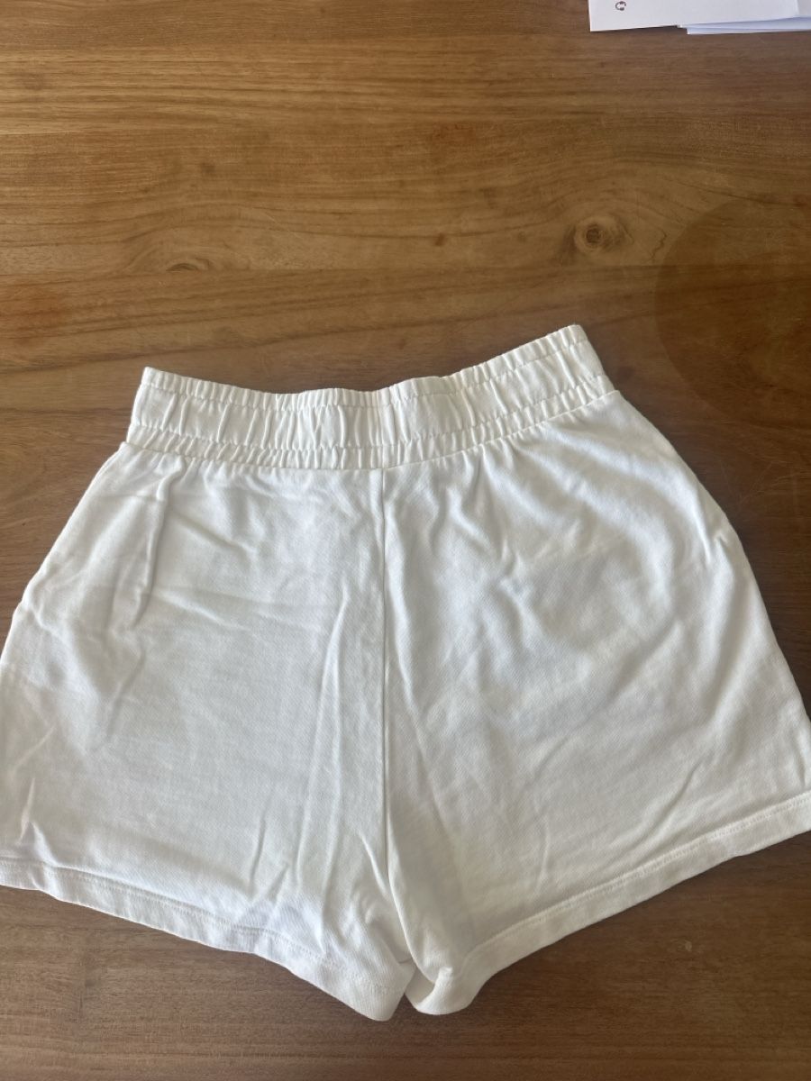Zara Pantaloni: Zara Shorts mit Seitentaschen – Usato da Zürich venduto da sommer121 2